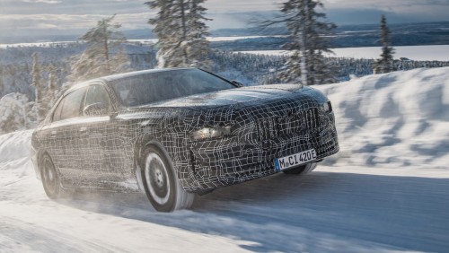 Новий BMW i7 проходить зимові динамічні випробування поблизу Полярного кола.